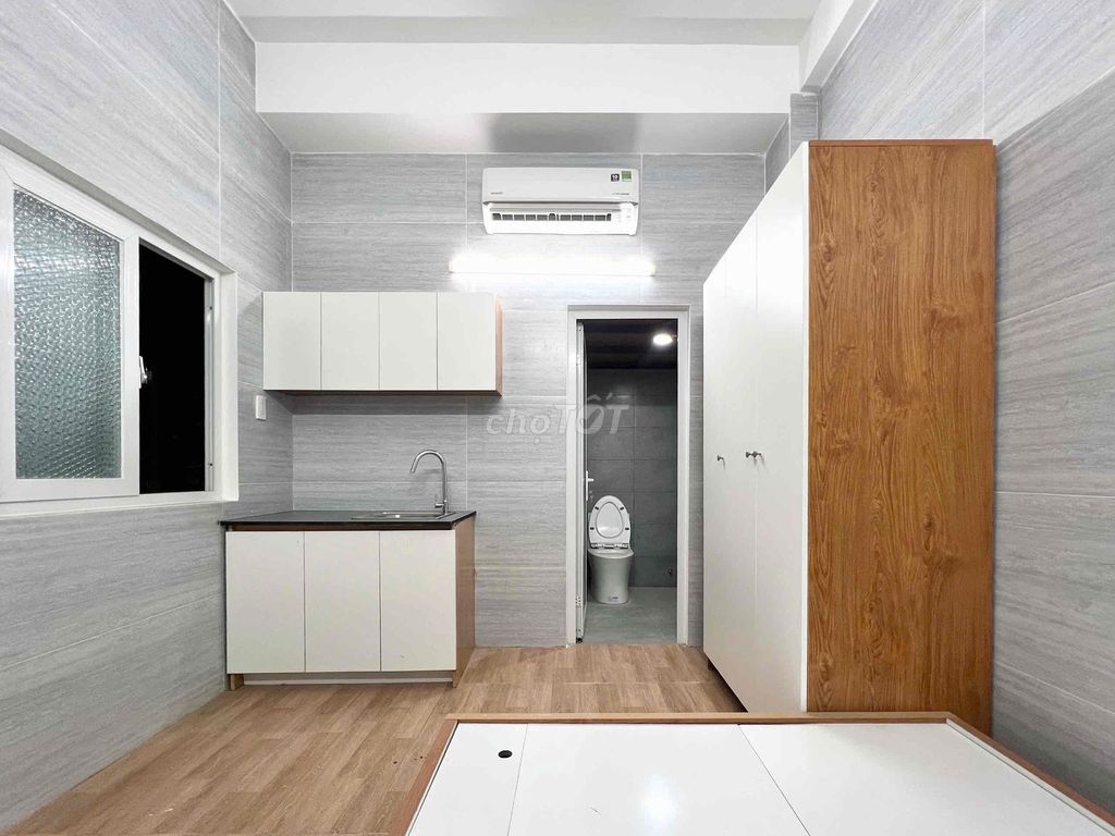 Unguarded living room, fresh air conditioning 100%.
