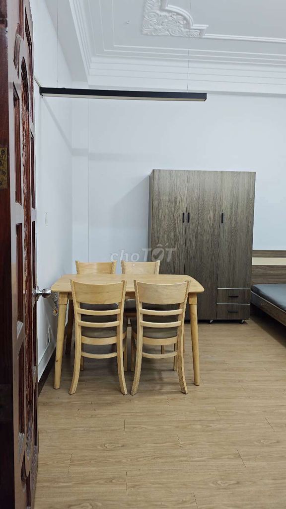 Vành Đai Trong for a room.