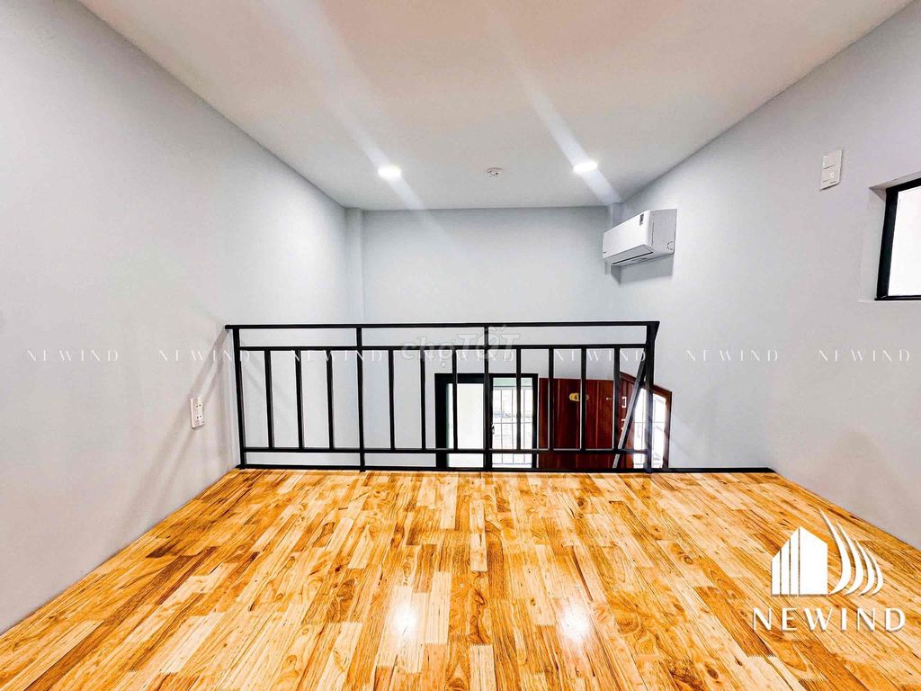 Rent us a room, a high guard, a window. Next to kcx, ufret. Near pmh, nttu District 4