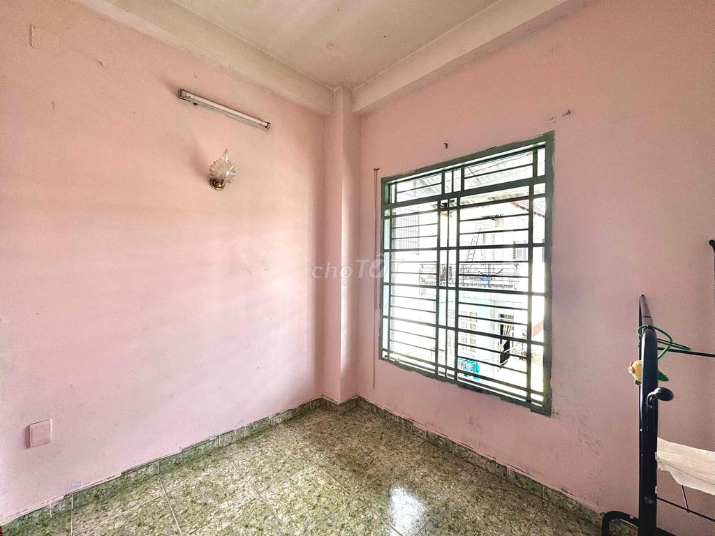 A man's room is walking through the window. No car first.