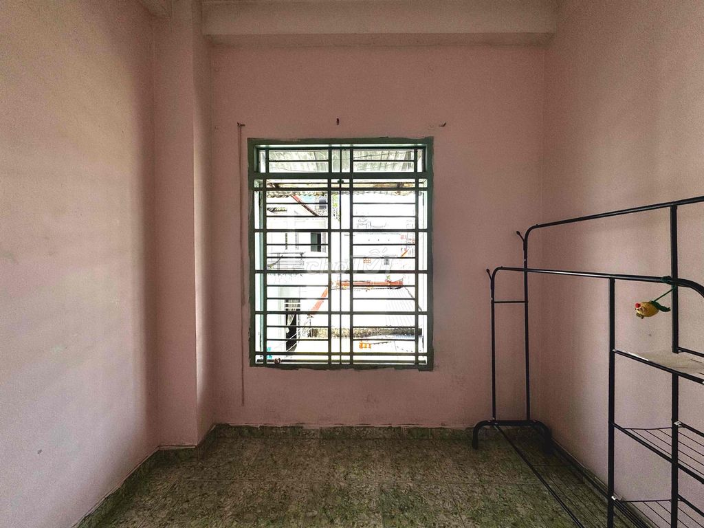 A man's room is walking through the window. No car first.