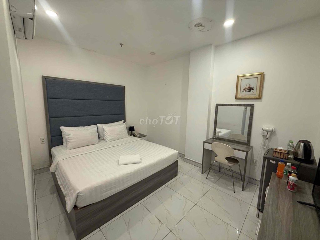The owner himself hired K.S. Airport 25 bedrooms 1 mb 1 . 1 .1 .1 million in interiors