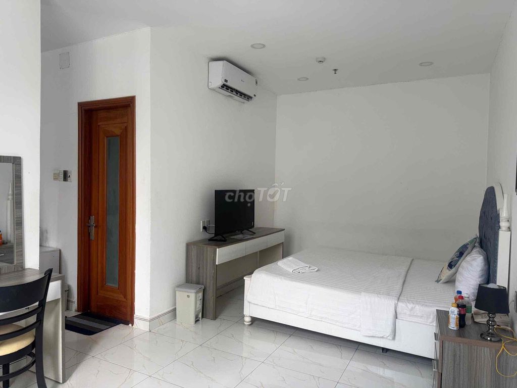 The owner himself hired K.S. Airport 25 bedrooms 1 mb 1 . 1 .1 .1 million in interiors
