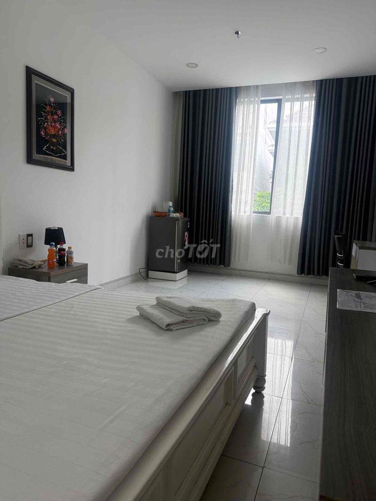 The owner himself hired K.S. Airport 25 bedrooms 1 mb 1 . 1 .1 .1 million in interiors