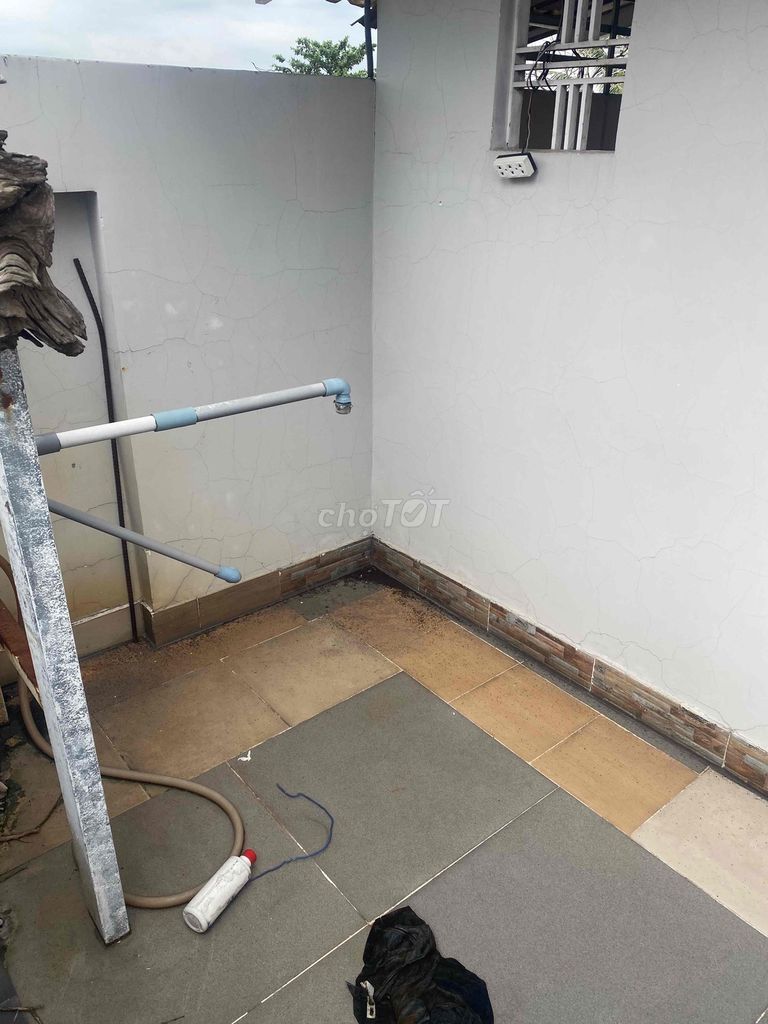 Rent two-by-four floors all the way to the nice house, clear the five-metal alley.
