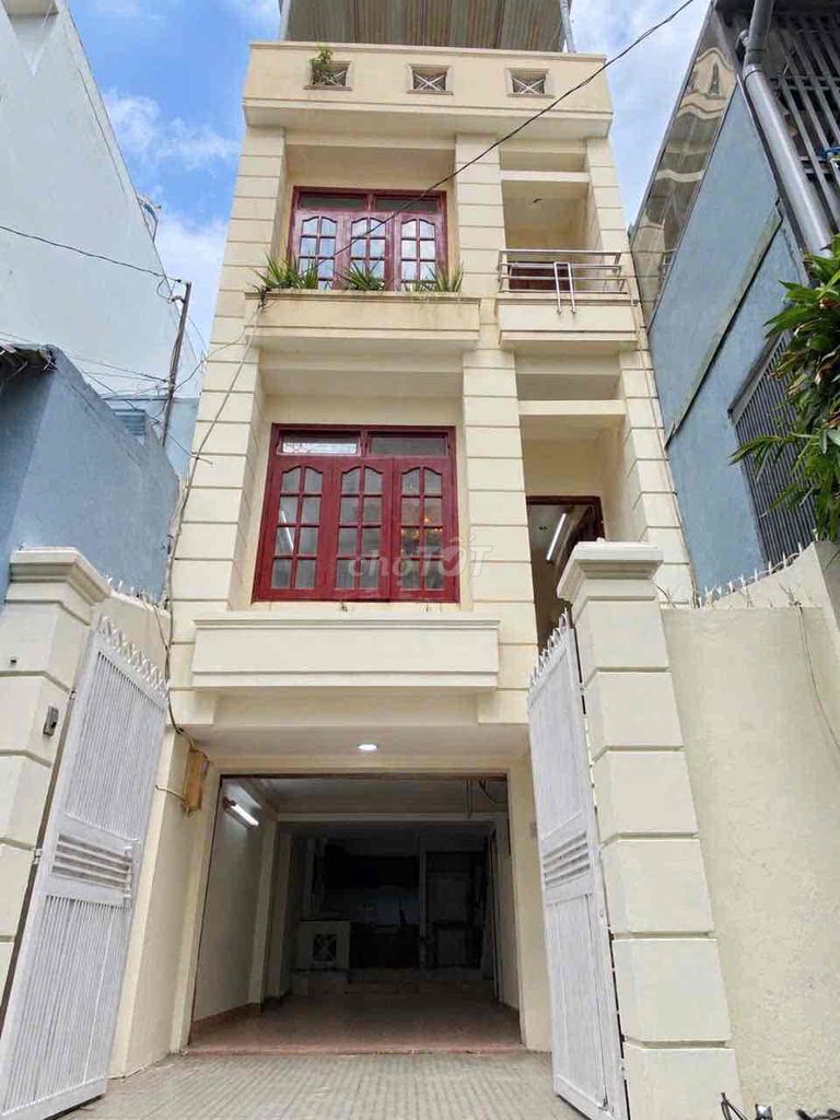Three bedrooms, three toilets, four x18 meters, Hoàng Hoa Thám, 187 13, 11/4.