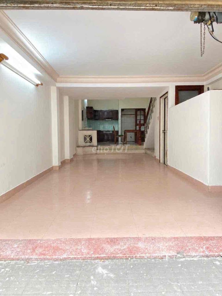 Three bedrooms, three toilets, four x18 meters, Hoàng Hoa Thám, 187 13, 11/4.