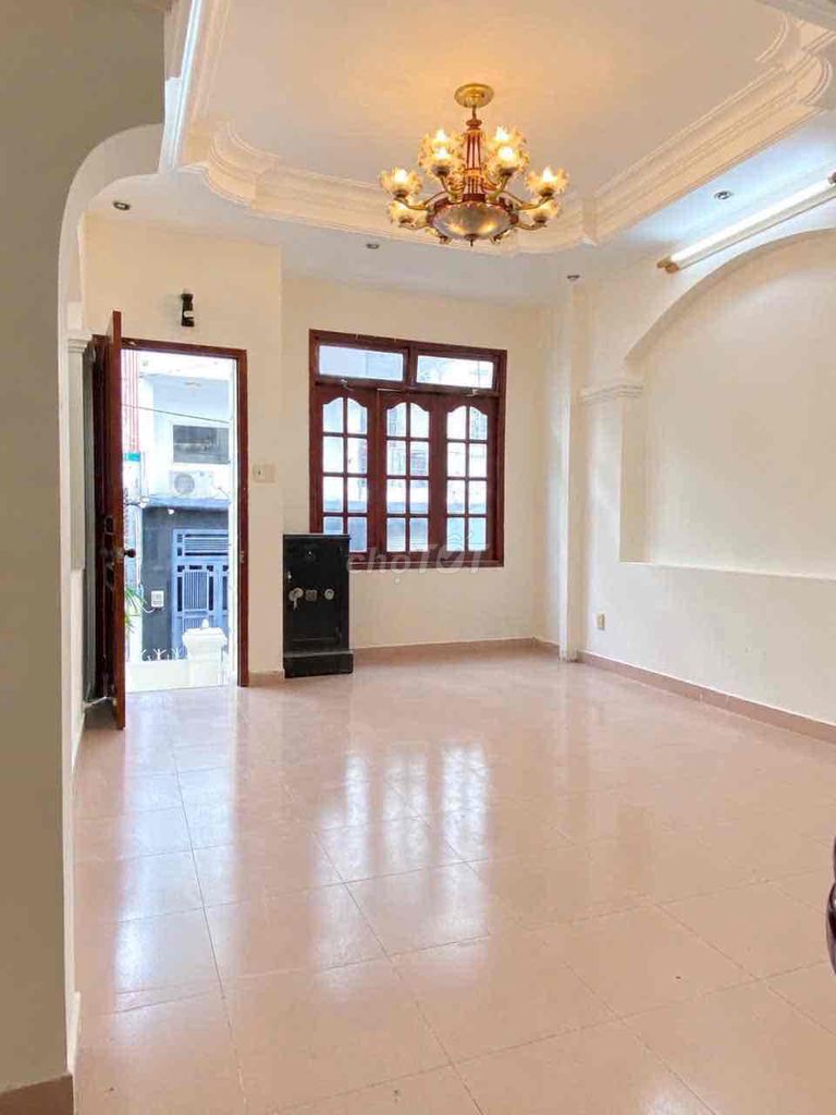 Three bedrooms, three toilets, four x18 meters, Hoàng Hoa Thám, 187 13, 11/4.