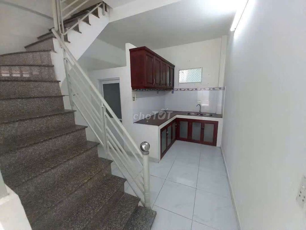 Rent a one-story apartment in the new lab. Two bedrooms for 8.5 million n's.