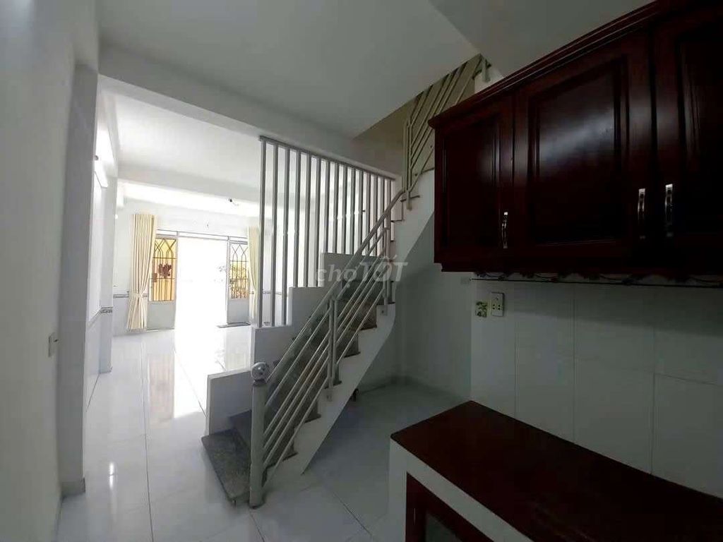 Rent a one-story apartment in the new lab. Two bedrooms for 8.5 million n's.