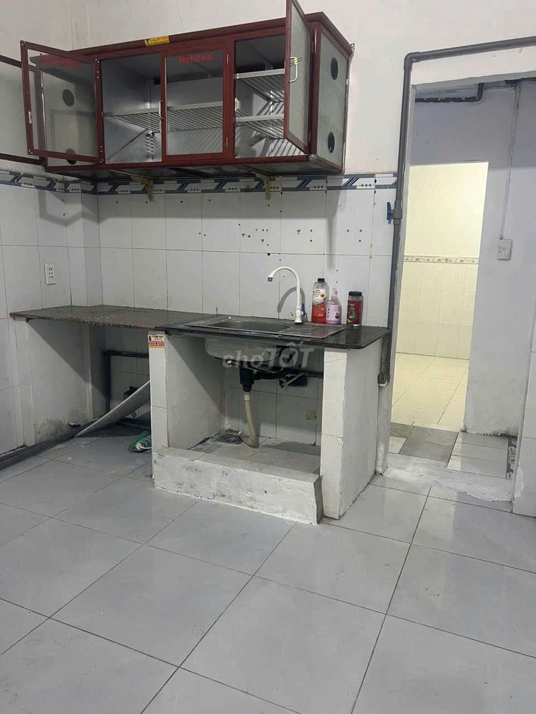 New original paint, alleycar, three bedrooms, near a nice apartment.