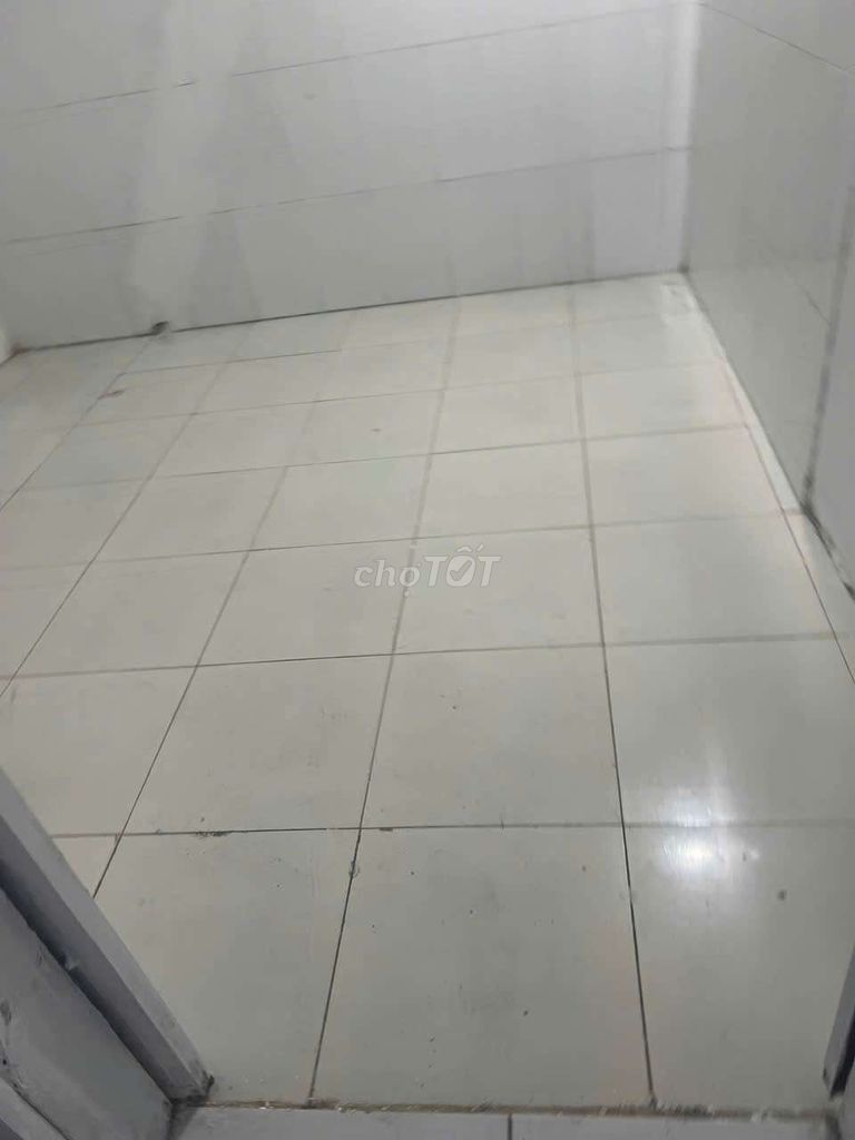 New original paint, alleycar, three bedrooms, near a nice apartment.