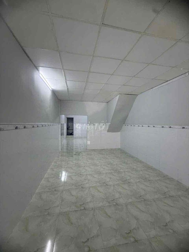 Rent a house on Hậu Giang. 12th, 6th District: 4 x 25 meters. One ground. One floor.