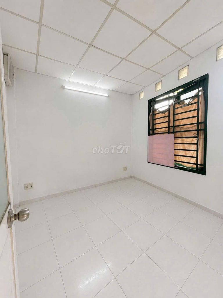 - Nguyễn Thái Bình 36 M2 - 12 million.