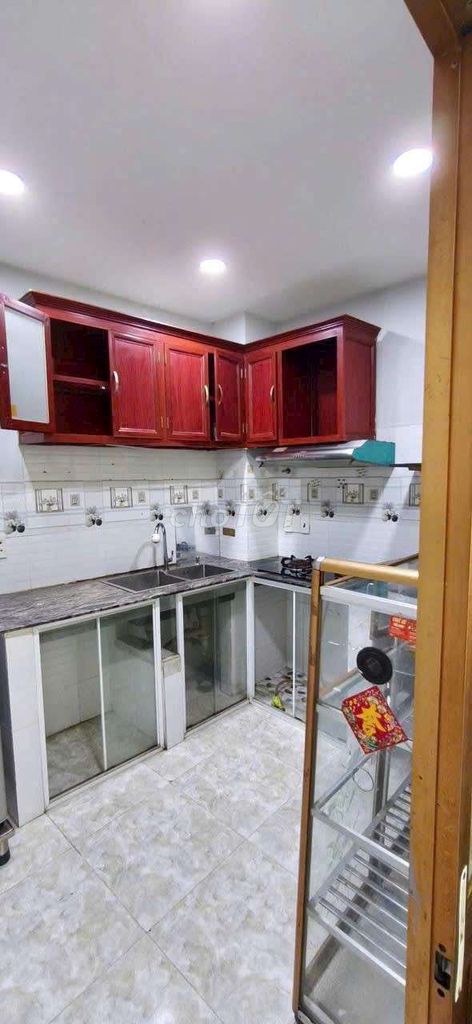 Rent 402 Hậu Giang, 9 million, 2 bedrooms, interiors.