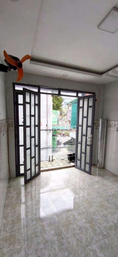 Rent 402 Hậu Giang, 9 million, 2 bedrooms, interiors.