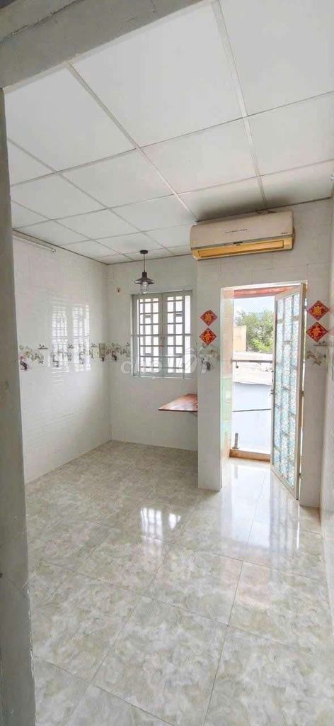 Rent 402 Hậu Giang, 9 million, 2 bedrooms, interiors.