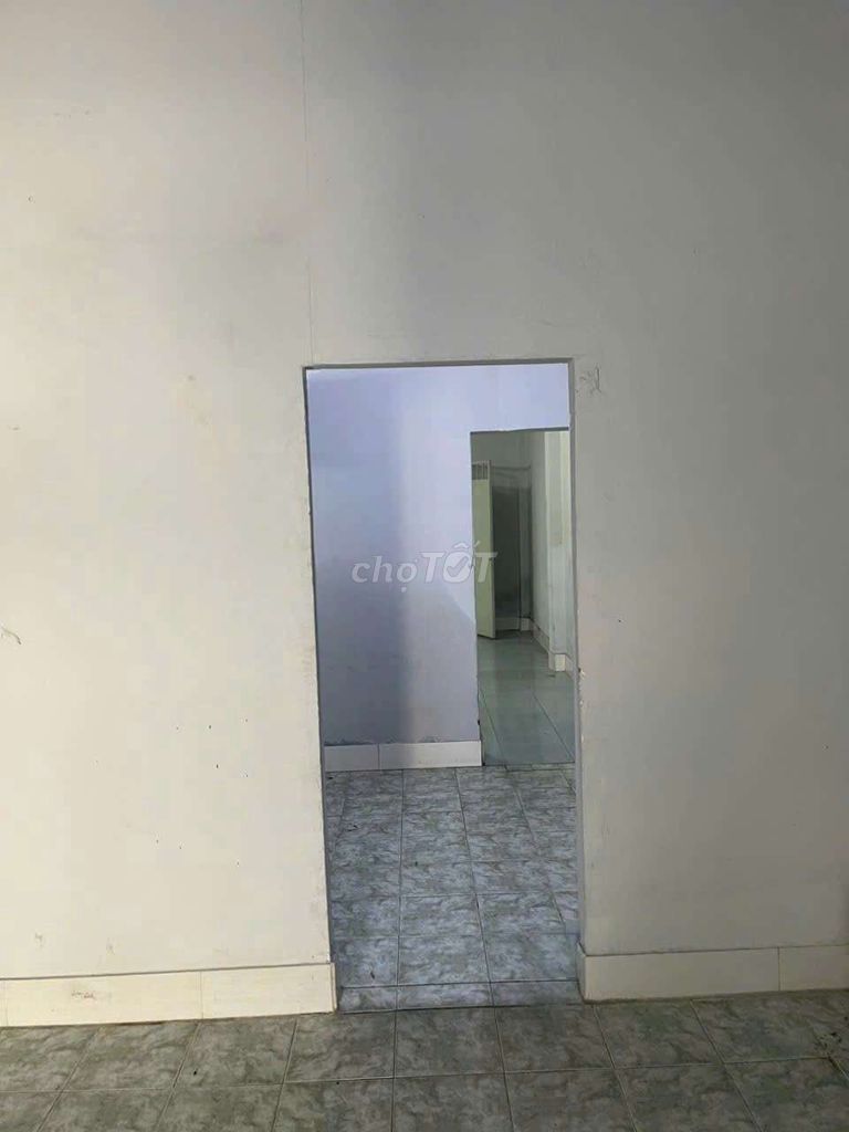 Master's Warehouse for Rent 6 x22 1 float 3 bedroom 2 toilets