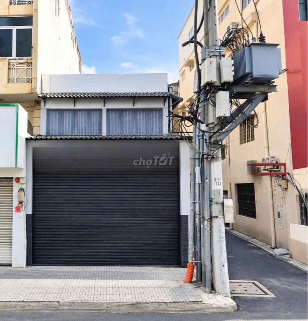Rent a cash house on the corner of Hoàng Văn Thụ Phú Nhuận