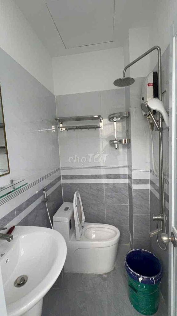 Two bedrooms. Two toilets.