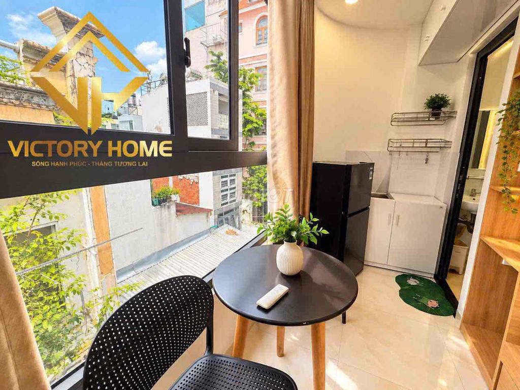 Services apartment 1 5 minutes from District 1.