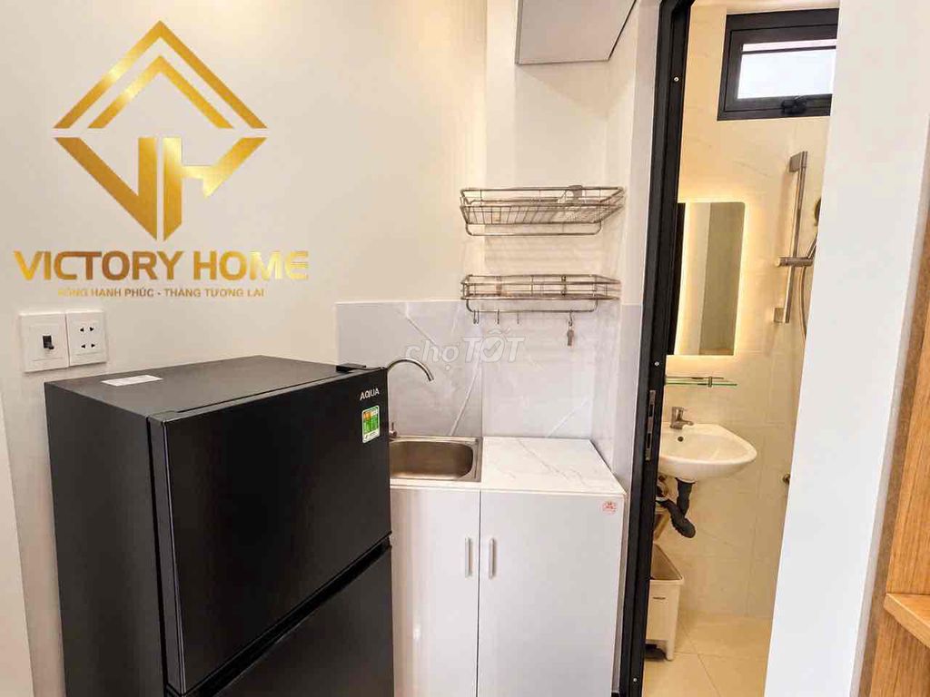 Services apartment 1 5 minutes from District 1.