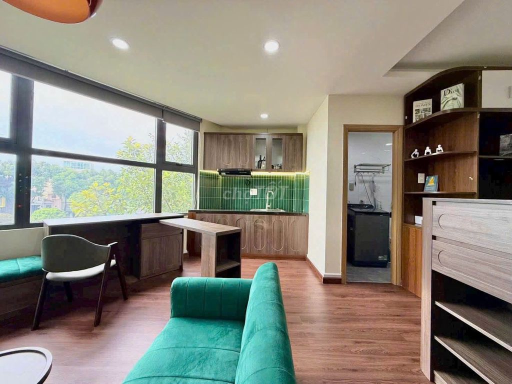 studio 40 M2 available - large window - full bore is lost thousands of almonds