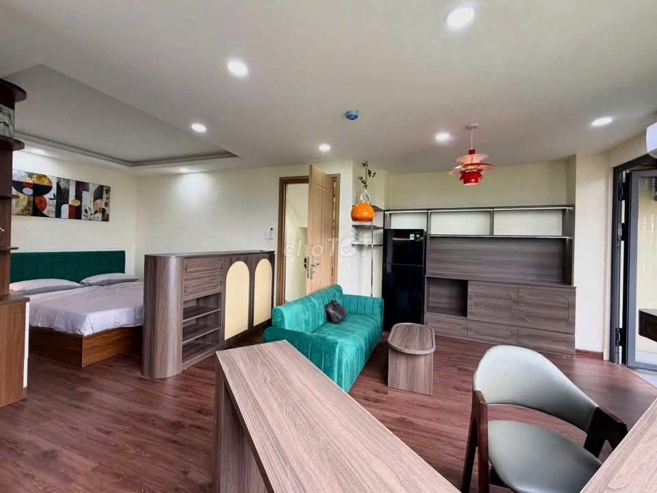 studio 40 M2 available - large window - full bore is lost thousands of almonds