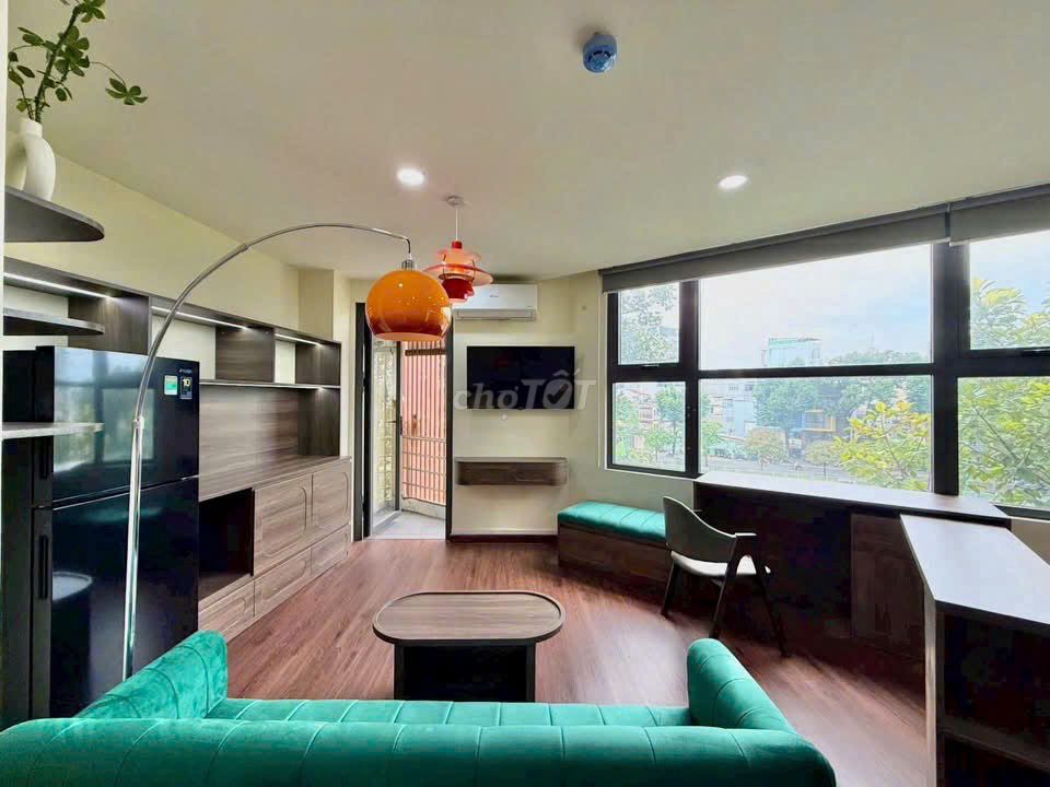 studio 40 M2 available - large window - full bore is lost thousands of almonds