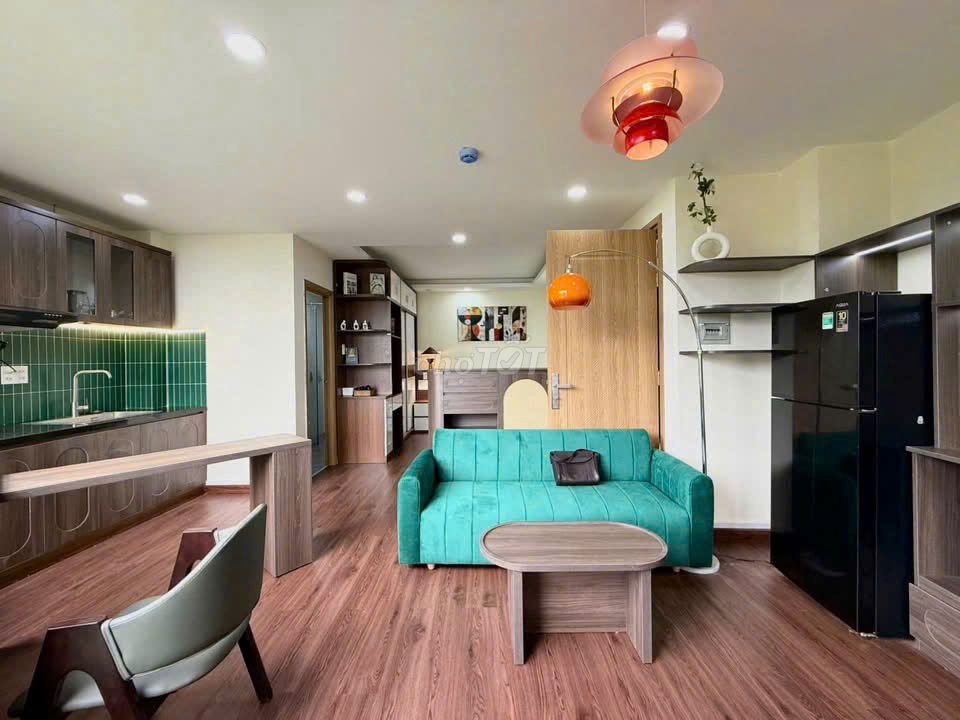 studio 40 M2 available - large window - full bore is lost thousands of almonds