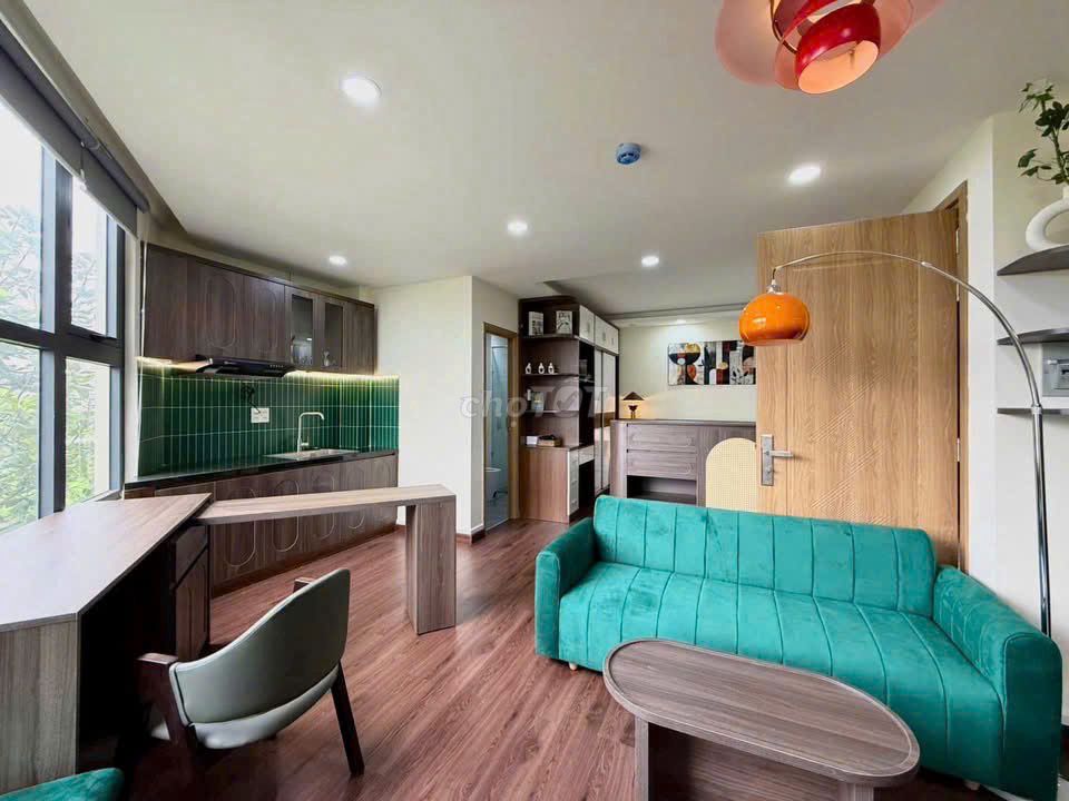 studio 40 M2 available - large window - full bore is lost thousands of almonds