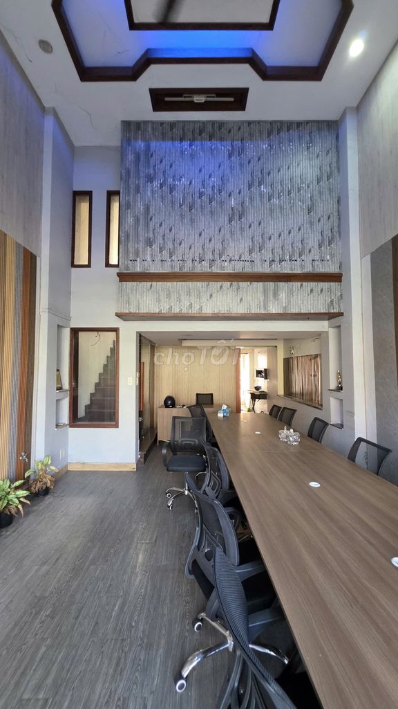 Rent house is 4.5 x15, floating +lve, front ql22, near the 4th Main.