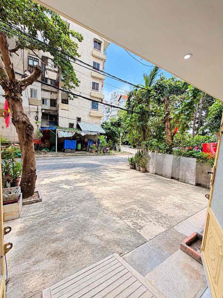 The ground floor renting in the north floor of Dingland - 52 meters across -2 feet - rare.