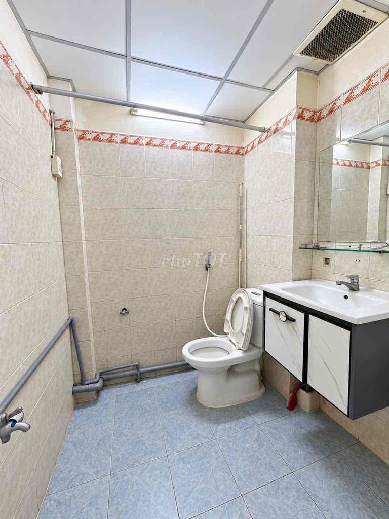 The ground floor renting in the north floor of Dingland - 52 meters across -2 feet - rare.