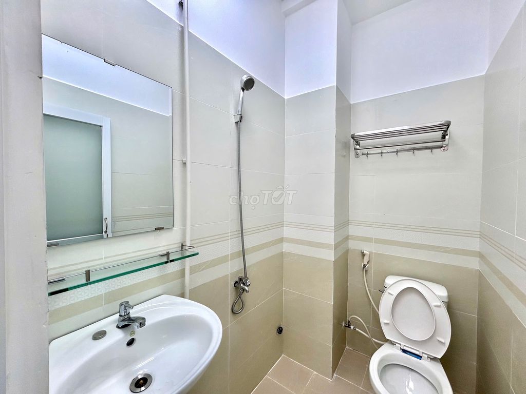 Rent the room, cheap apartment elevators right here in the county 6.