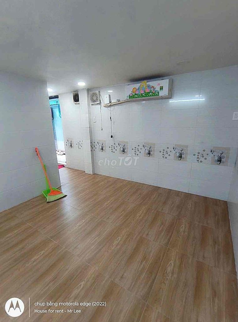 Lê Trọng Tấn Rent