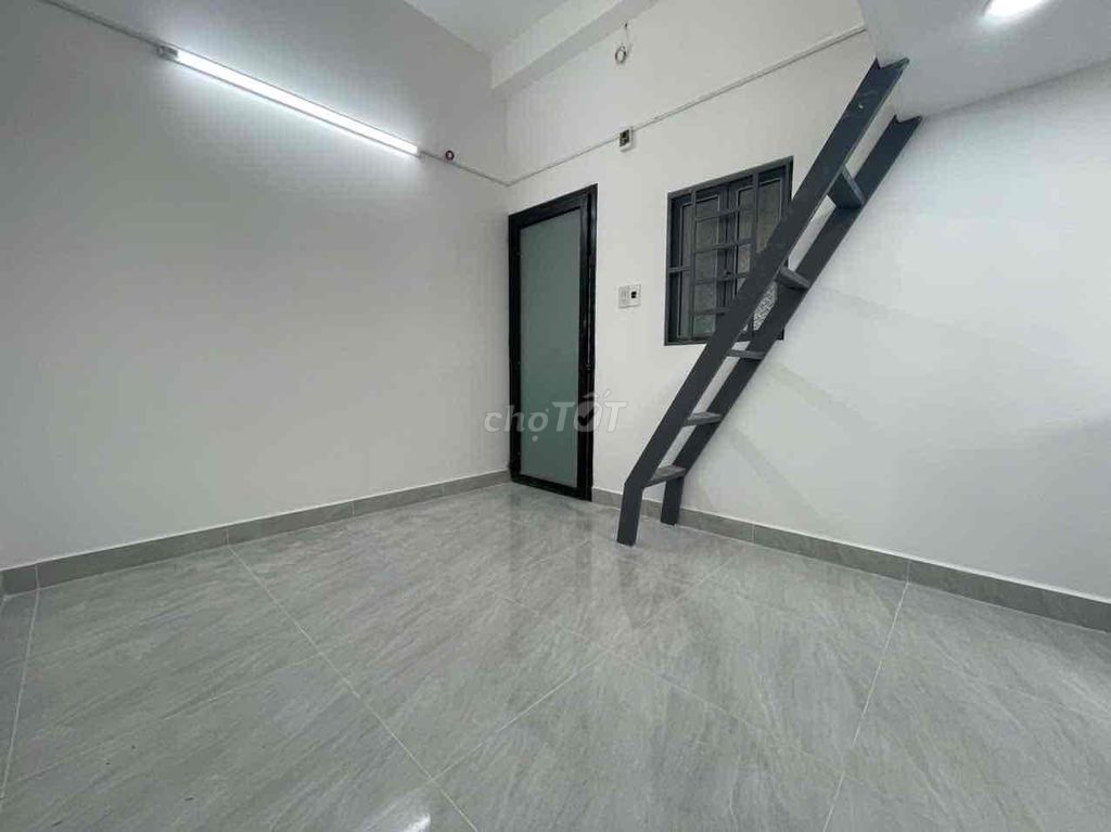 Dupex Xiu Ting has built super wide, free car balconies