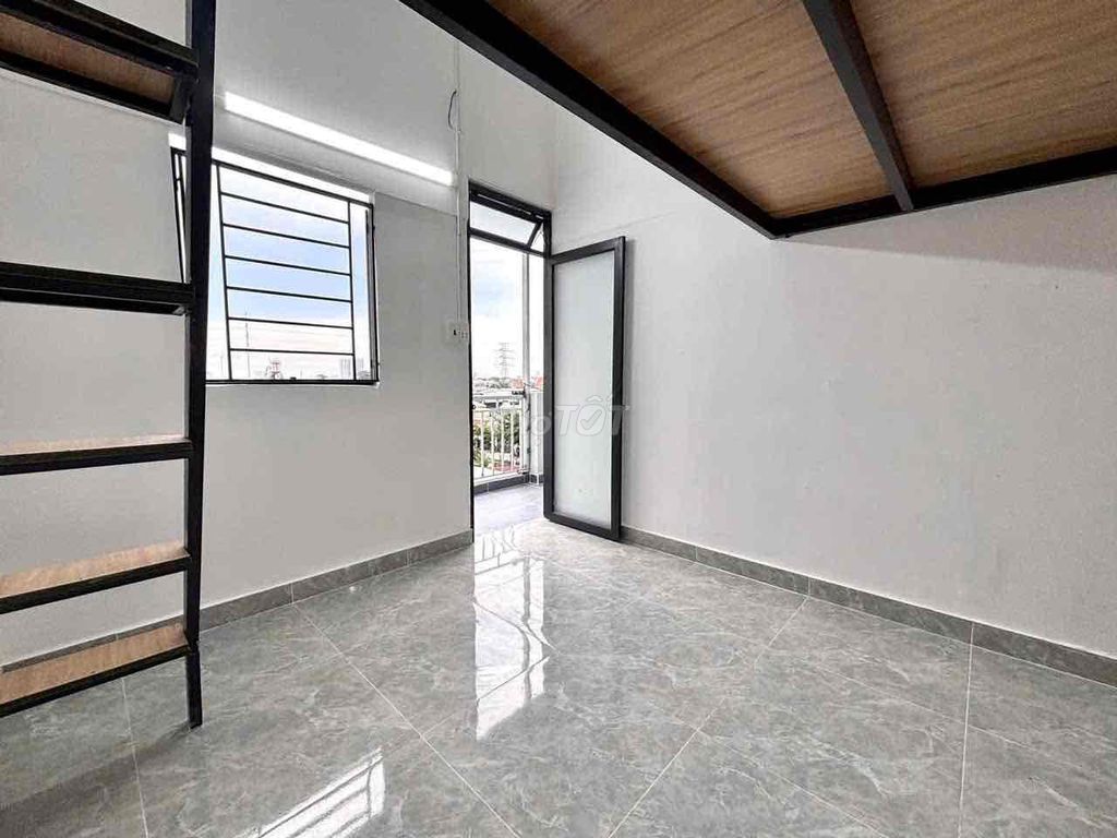 It's the owner who rents 3 million and a half Dương Quảng Hàm.