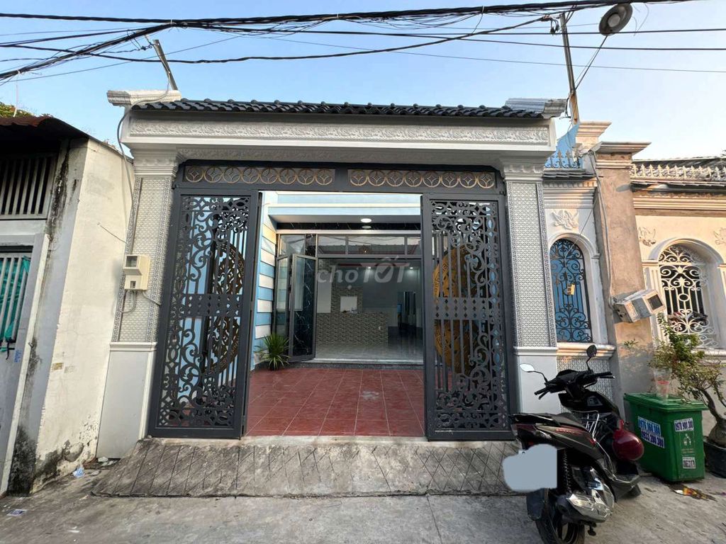 Modern designer, three rooms, near hm,1/ Middle East, tt