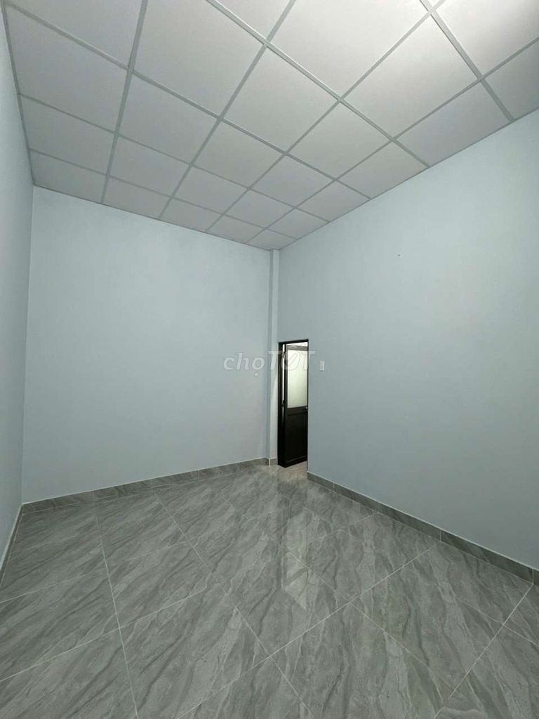 Modern designer, three rooms, near hm,1/ Middle East, tt