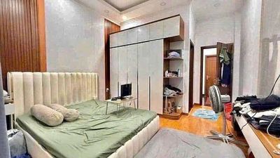 Rent a house. One room. Two bedroom. Three toilets.