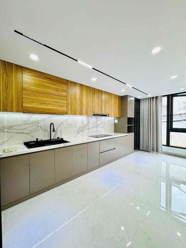 Nice new home, 309th Street.