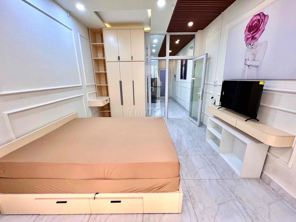 One bedroom - Bùi Đình Tuý - large window, separate washing machine, right in the damp area