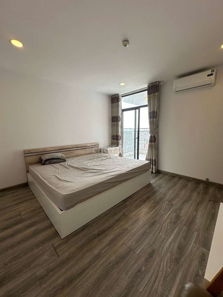 Rent Riva Park
