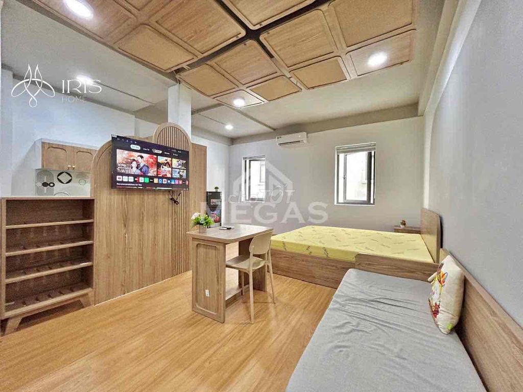 Rent room right here.