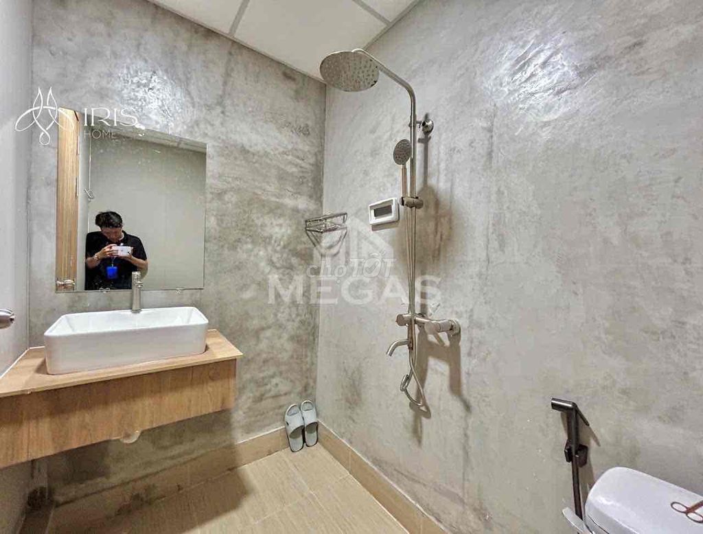 Rent room right here.