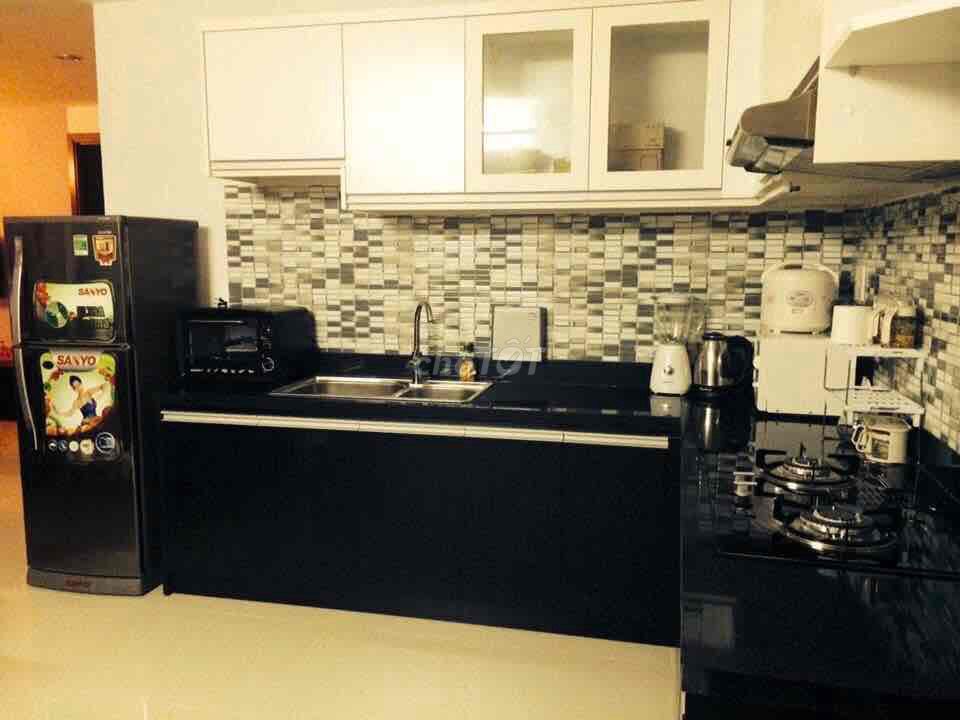 The owner rented the corner of the bed. 96 meters, 3 rooms.