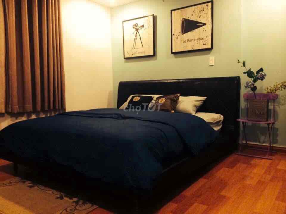 The owner rented the corner of the bed. 96 meters, 3 rooms.