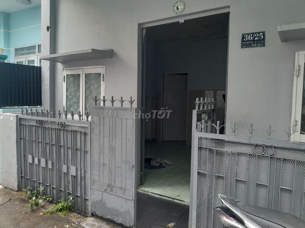 Two bedrooms clear, near the market, school, church.