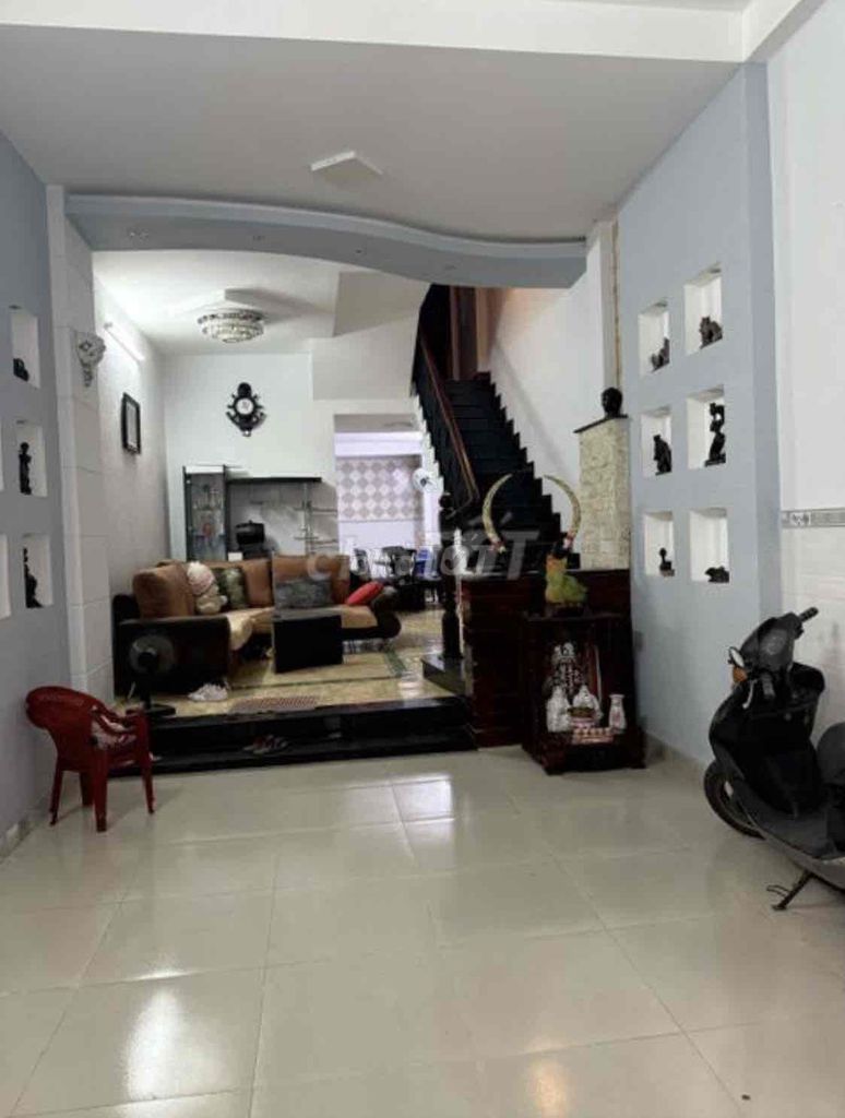 Rent a Botunzi residence, 6-4 x 18-4 floor -20 million.